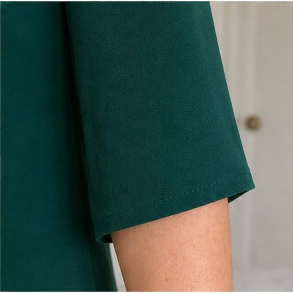 Emerald Button Blouse - Picture 5 of 6
